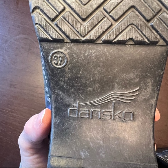 Dansko women’s professional clogs. Patterned. Size 37eu; 7us. - Picture 4 of 6
